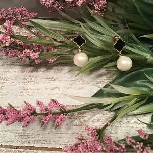 #221 Clover Leaf Earrings